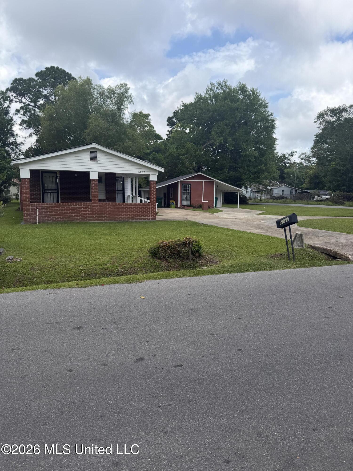 5137 Community Avenue Moss Point, MS 39563 - Photo 2 of 11 IMG_0544 2
