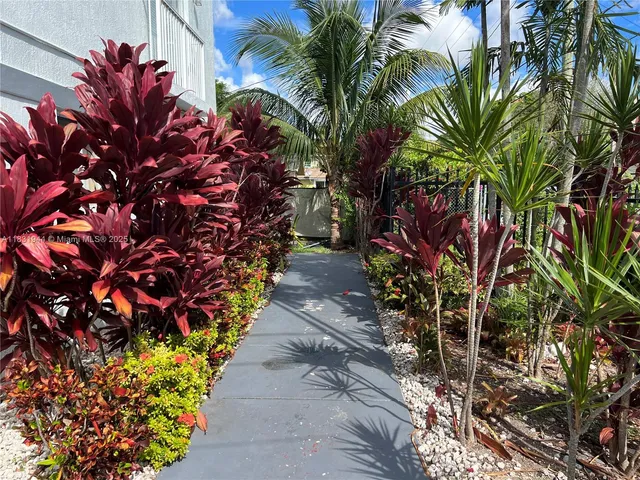 $1,700 | 7516 Northeast 1st Avenue, Unit 303, Miami, FL 33138