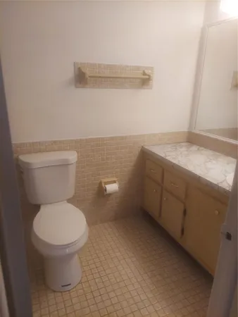 $1,570 | 2061 Northwest 47th Terrace, Unit 210, Lauderhill, FL 33313