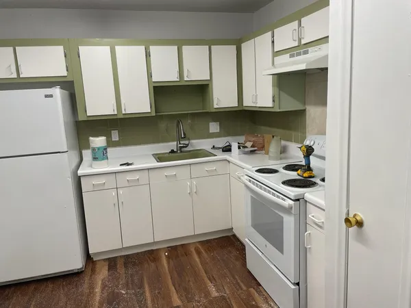 $1,570 | 2061 Northwest 47th Terrace, Unit 210, Lauderhill, FL 33313
