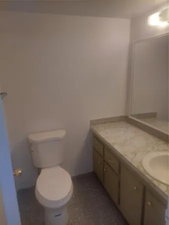 $1,570 | 2061 Northwest 47th Terrace, Unit 210, Lauderhill, FL 33313
