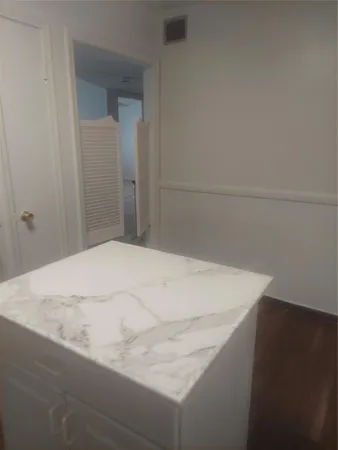 $1,570 | 2061 Northwest 47th Terrace, Unit 210, Lauderhill, FL 33313