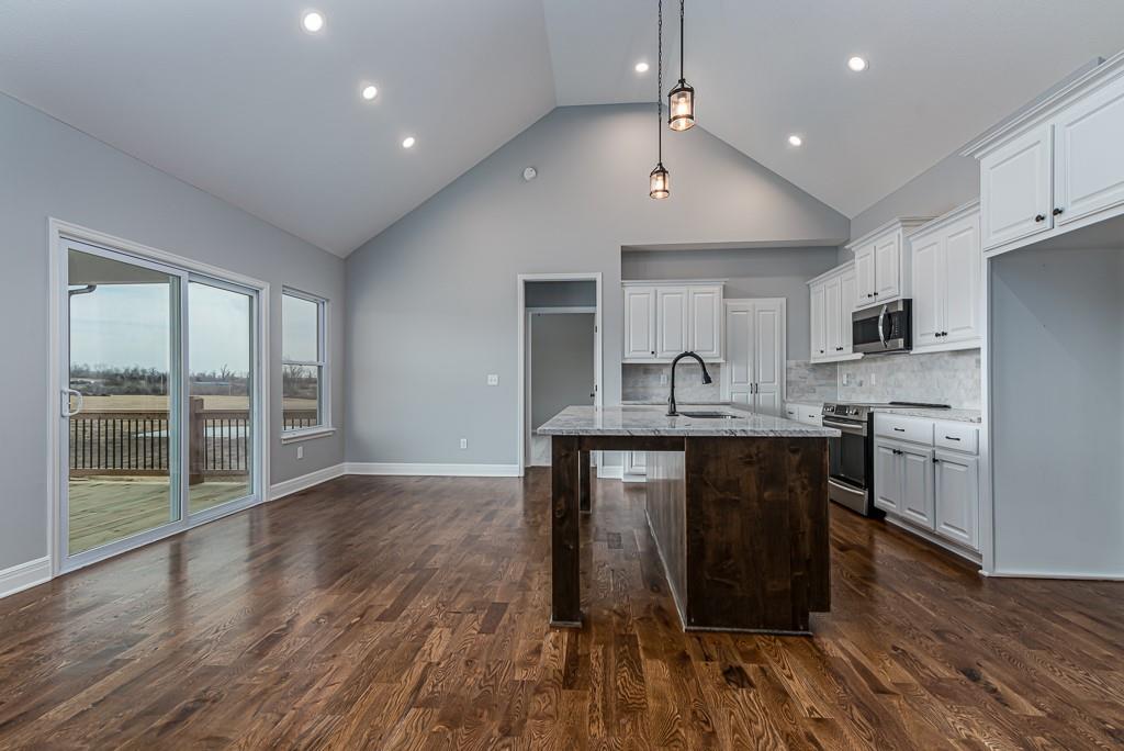 939 168th Street Basehor, KS 66007 - Photo 2 of 18