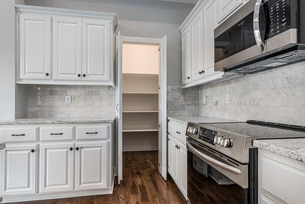 939 168th Street Basehor, KS 66007 - Photo 4 of 18