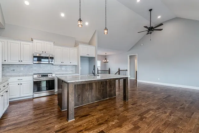 $489,950 | 939 168th Street, Basehor, KS 66007