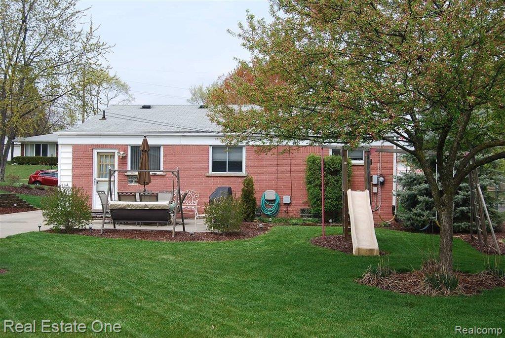 203 Thalia Avenue Rochester, MI 48307 - Photo 3 of 23 Rear of