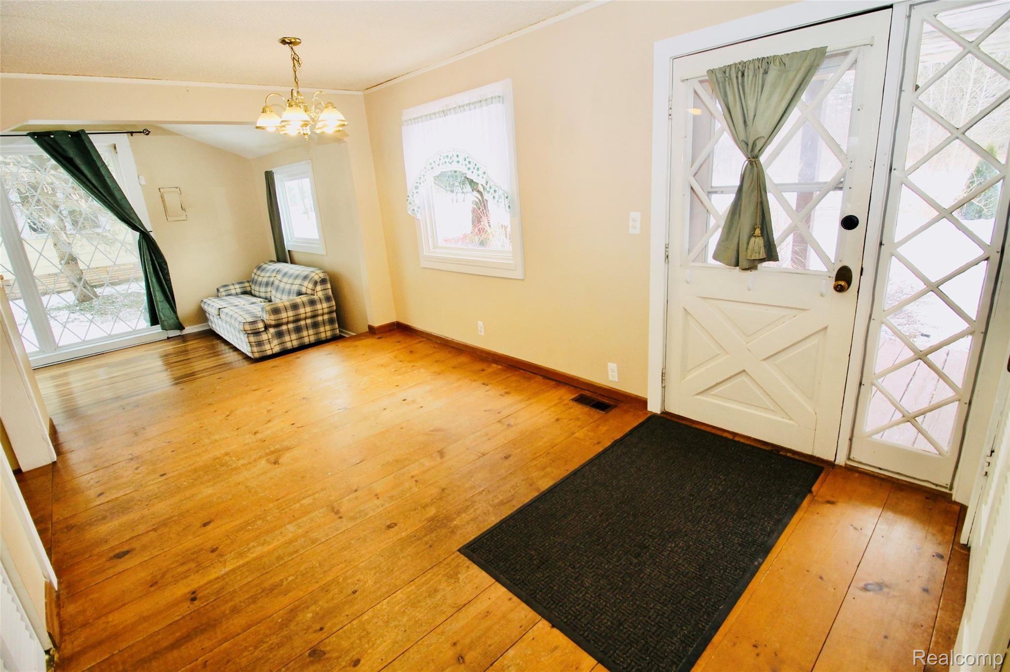 998 Baldwin Road Lapeer, MI 48446 - Photo 2 of 23 EF505D4D-EB8A-4049-901B-08AF8D22A040_1_201_a.jpeg