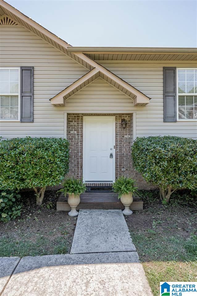 814 South Hillcrest Road Odenville, AL 35120 - Photo 3 of 38