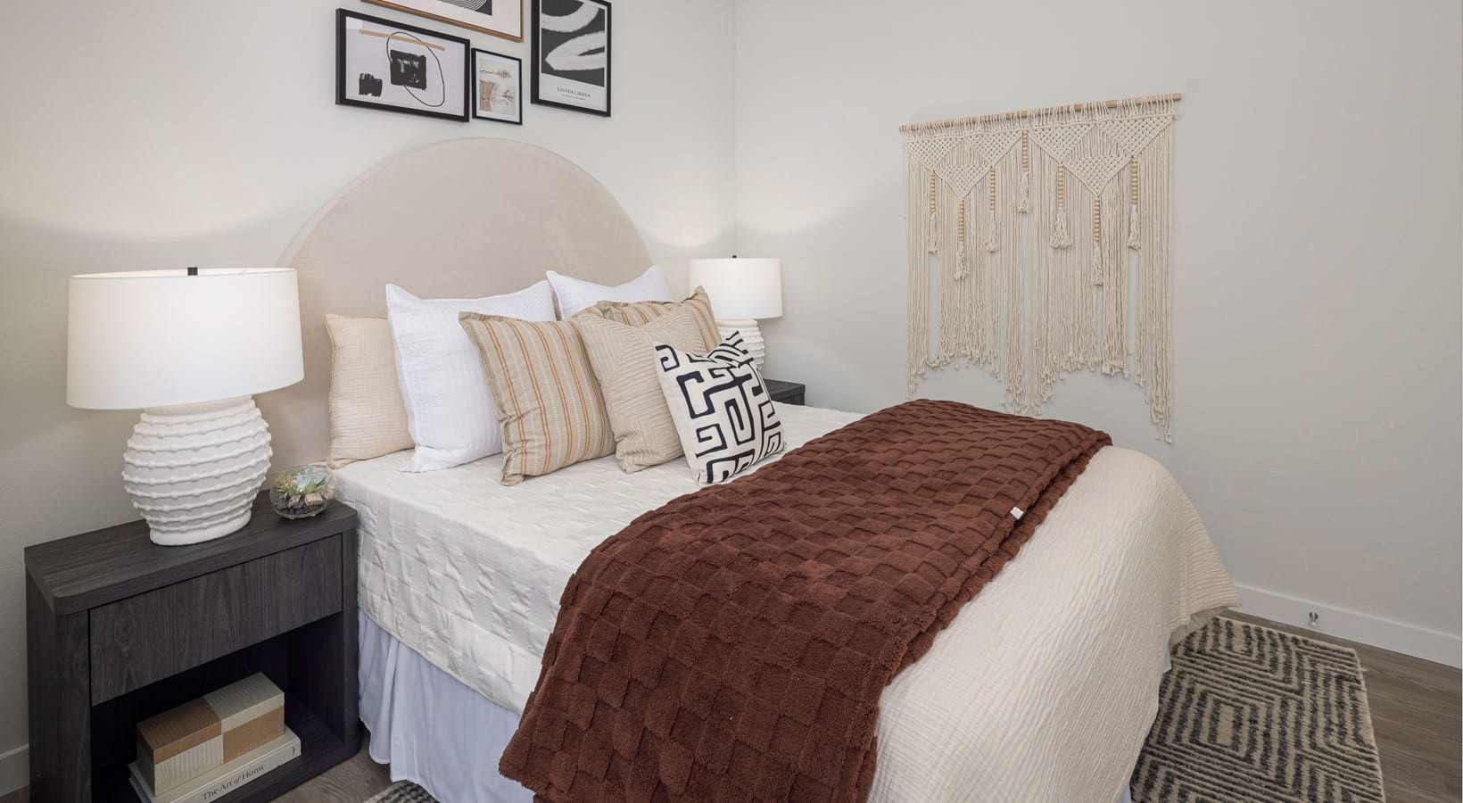 1505 Oliver Street, Unit 413 Houston, TX 77007 - Photo 11 of 19 a bedroom with bed and window