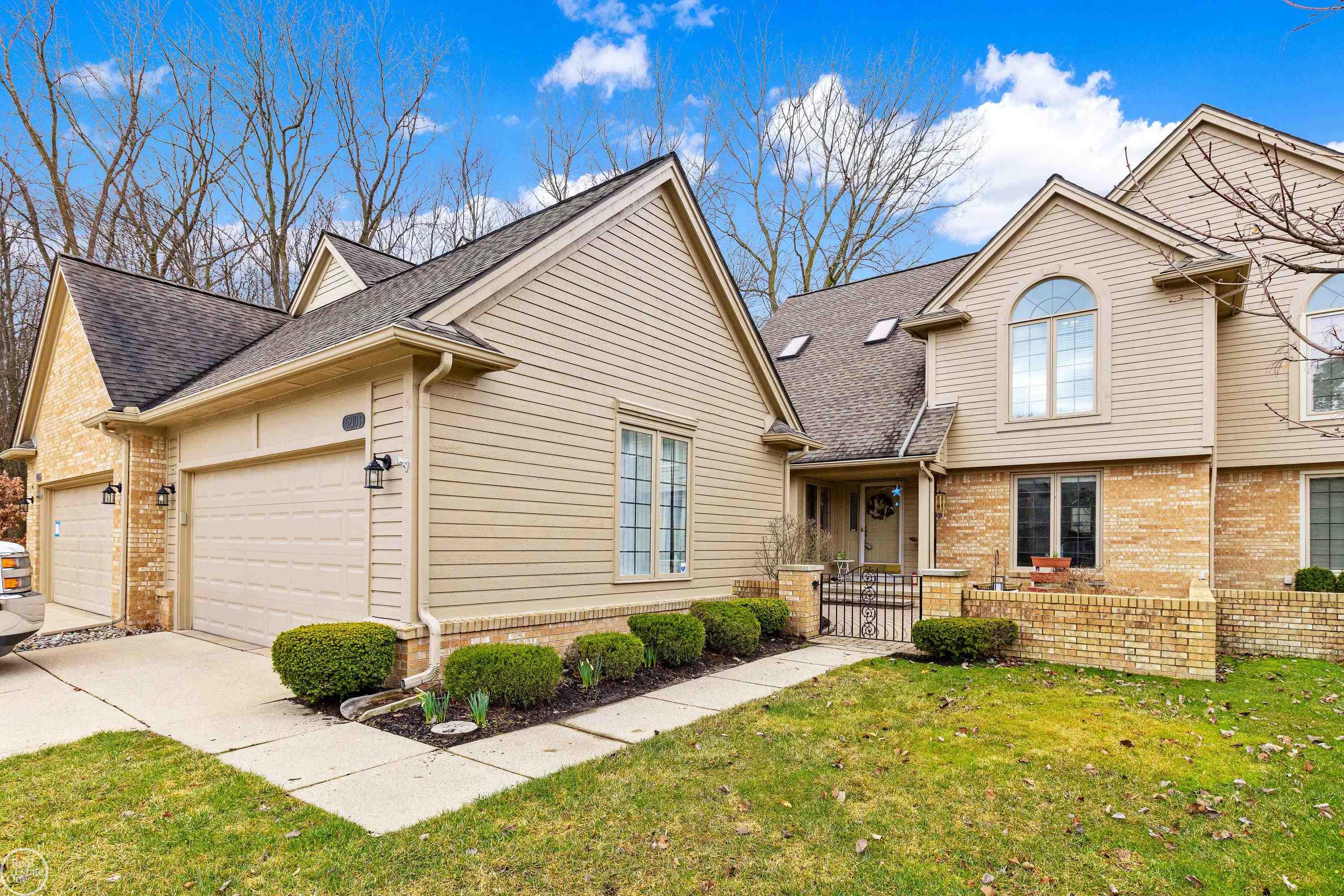 52103 Southview Ridge Macomb, MI 48042 - Photo 1 of 49 50137701-d14184ba-cb93-4ac3-88f5-cb621b5cbb59.JPG