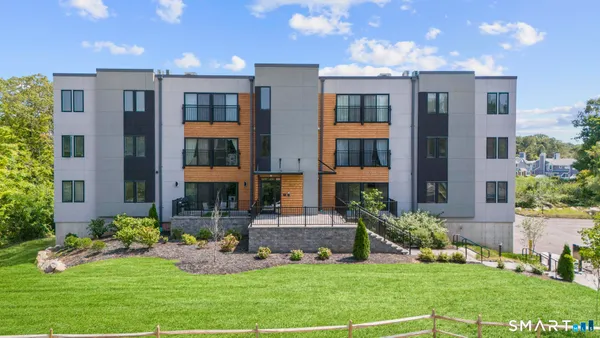 $2,800 | 245 East Main Street, Unit 11, Branford, CT 06405