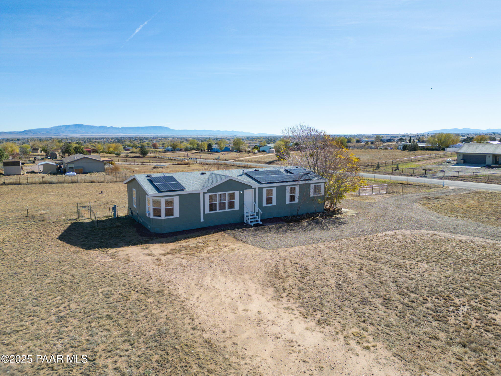 2-web-or-mls-2515-n-aztec-pl