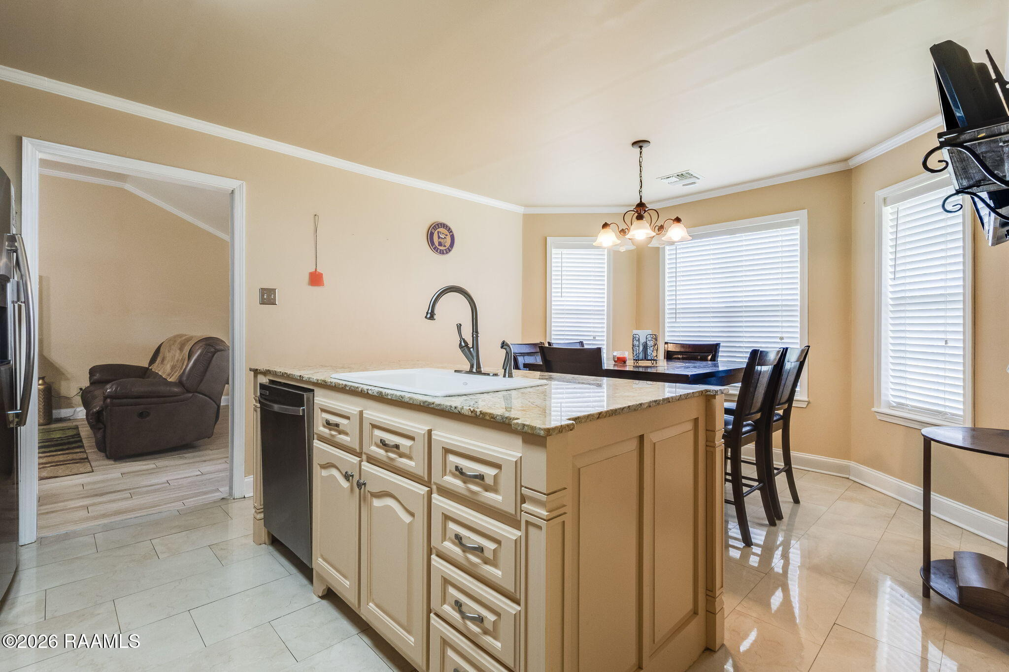 208 Gouaux Road Lafayette, LA 70507 - Photo 7 of 13 6-web-or-mls-208 Gouaux Rd-5