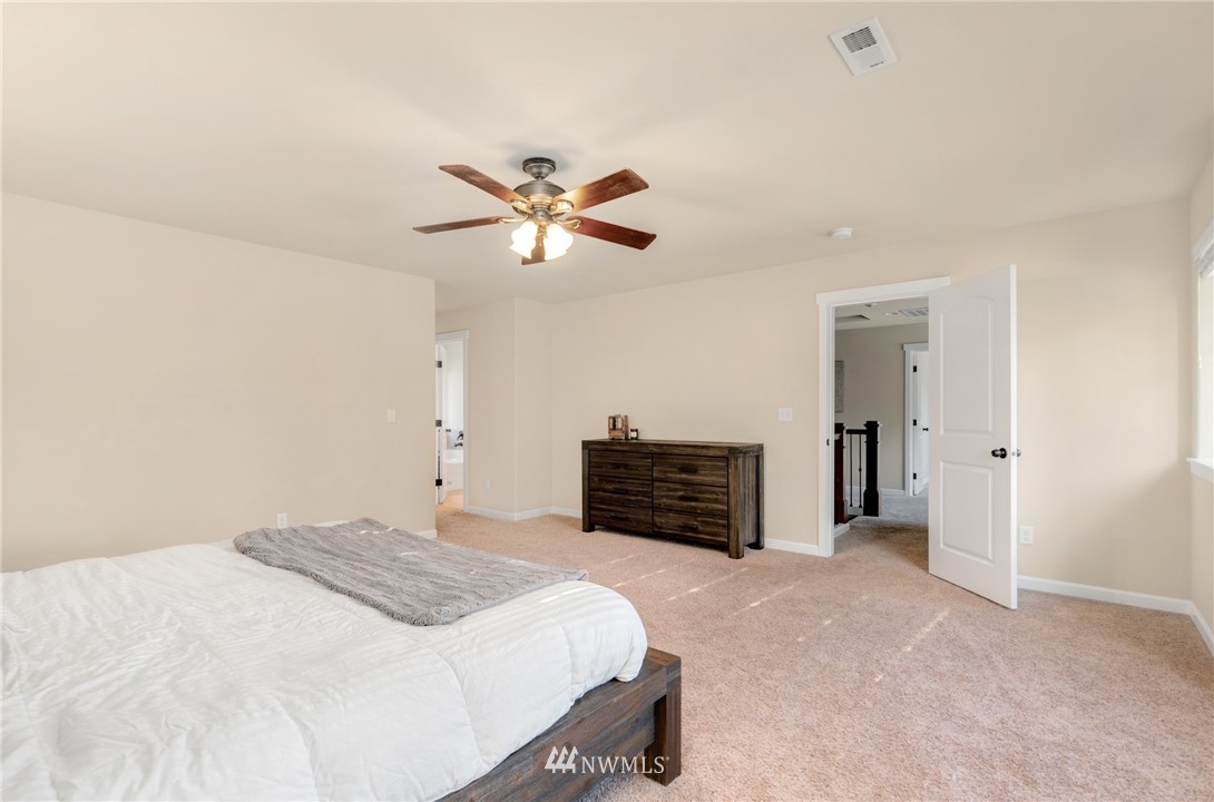 1701 Queen Court Northeast Renton, WA 98056 - Photo 11 of 25 Gallery Image 11
