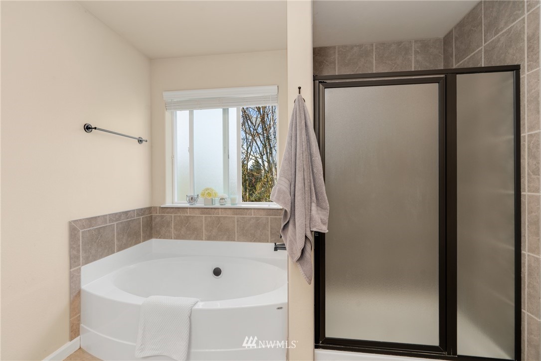 1701 Queen Court Northeast Renton, WA 98056 - Photo 13 of 25 Gallery Image 13