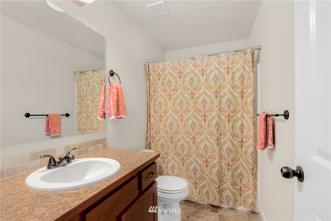 1701 Queen Court Northeast Renton, WA 98056 - Photo 16 of 25 Gallery Image 16
