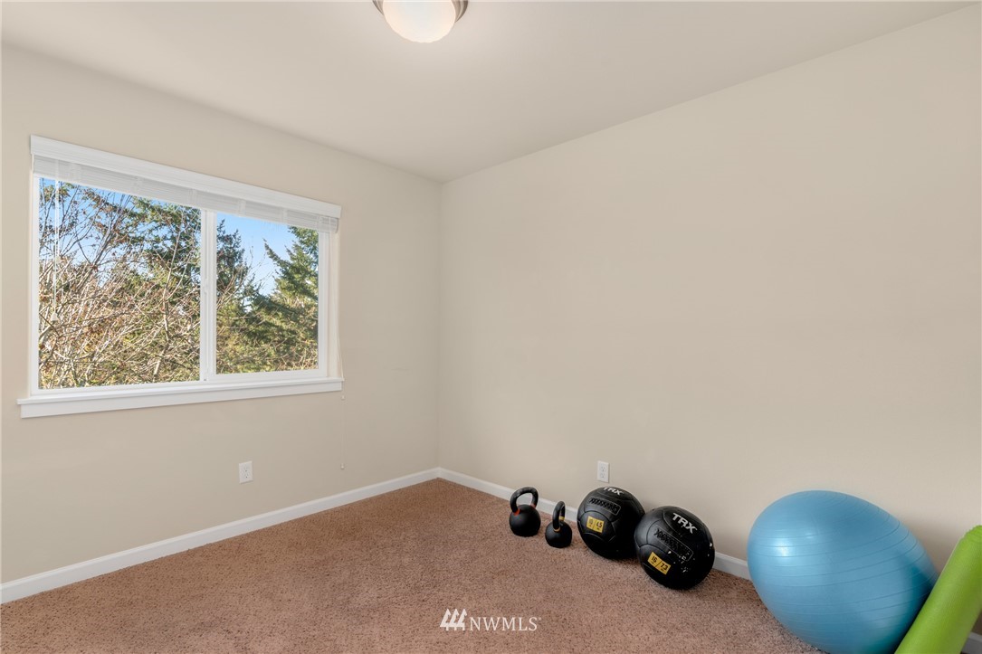 1701 Queen Court Northeast Renton, WA 98056 - Photo 17 of 25 Gallery Image 17