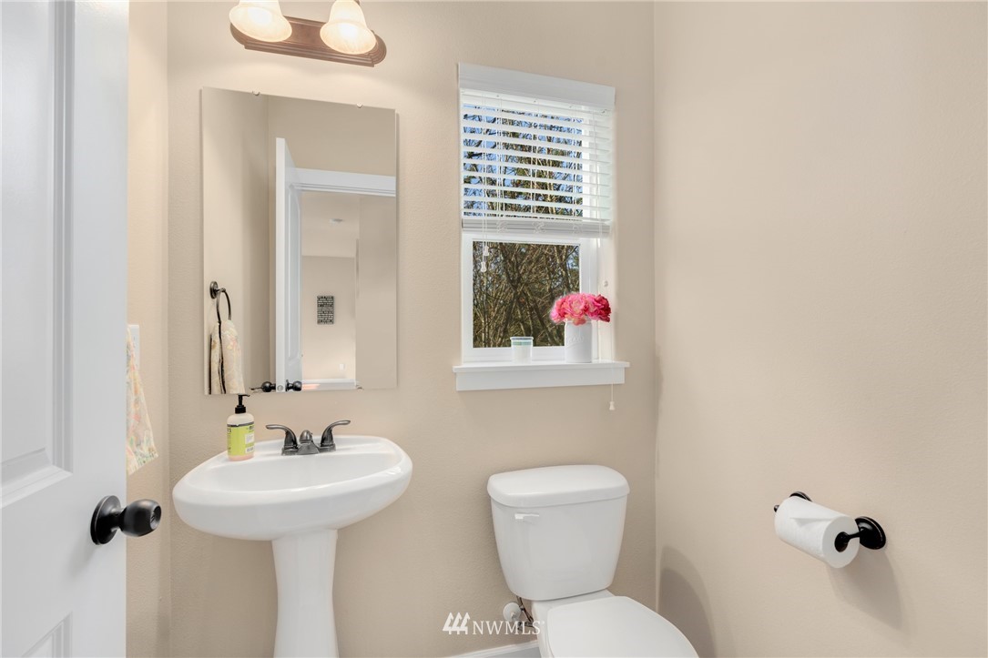 1701 Queen Court Northeast Renton, WA 98056 - Photo 18 of 25 Gallery Image 18