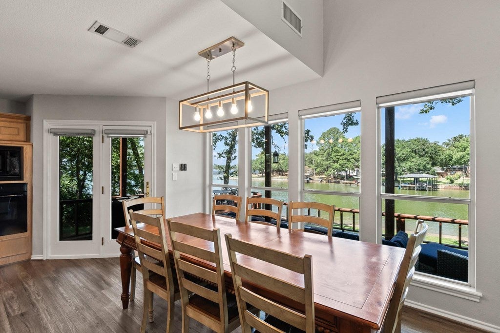 5366 Point La Vista Road Malakoff, TX 75148 - Photo 10 of 34 Waterside dining area overlooks the lake.