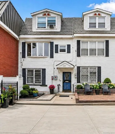 $850,000 | 553 Fox Street | Longwood