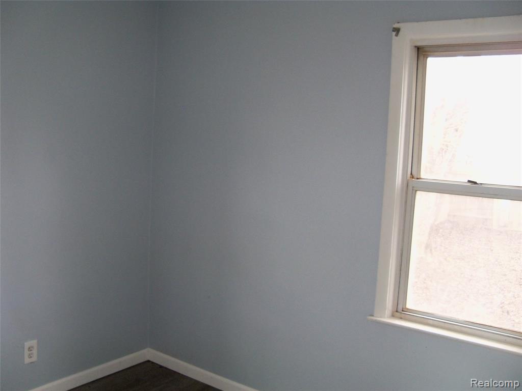 413 Hemphill Road Flint, MI 48507 - Photo 10 of 21