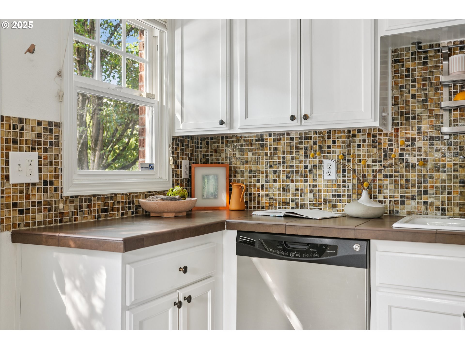 2555 Northwest Savier Street, Unit 2 Portland, OR 97210 - Photo 19 of 27