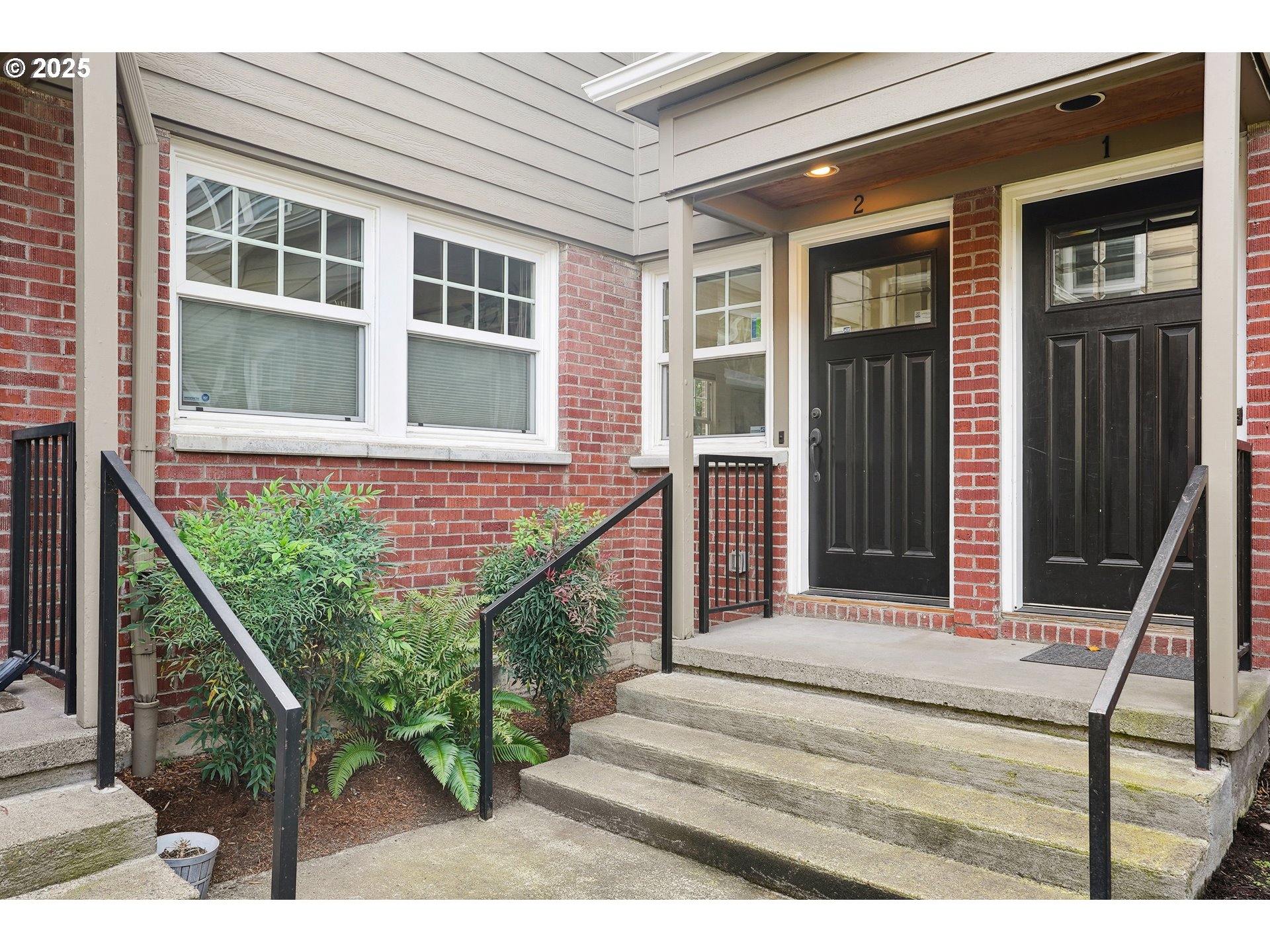 2555 Northwest Savier Street, Unit 2 Portland, OR 97210 - Photo 2 of 27