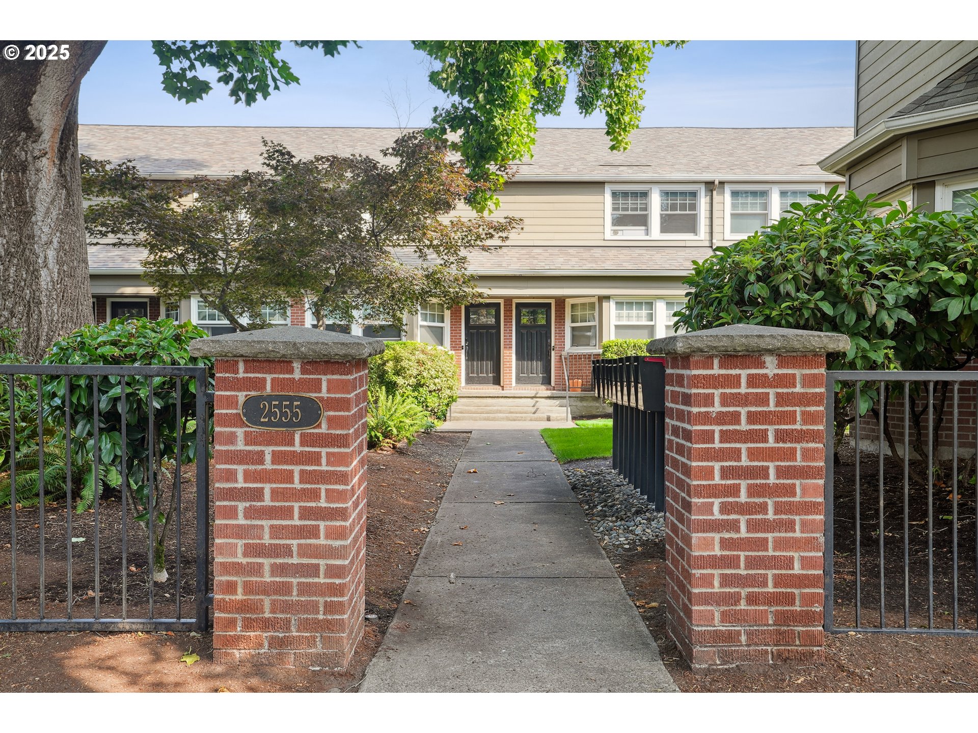 2555 Northwest Savier Street, Unit 2 Portland, OR 97210 - Photo 26 of 27