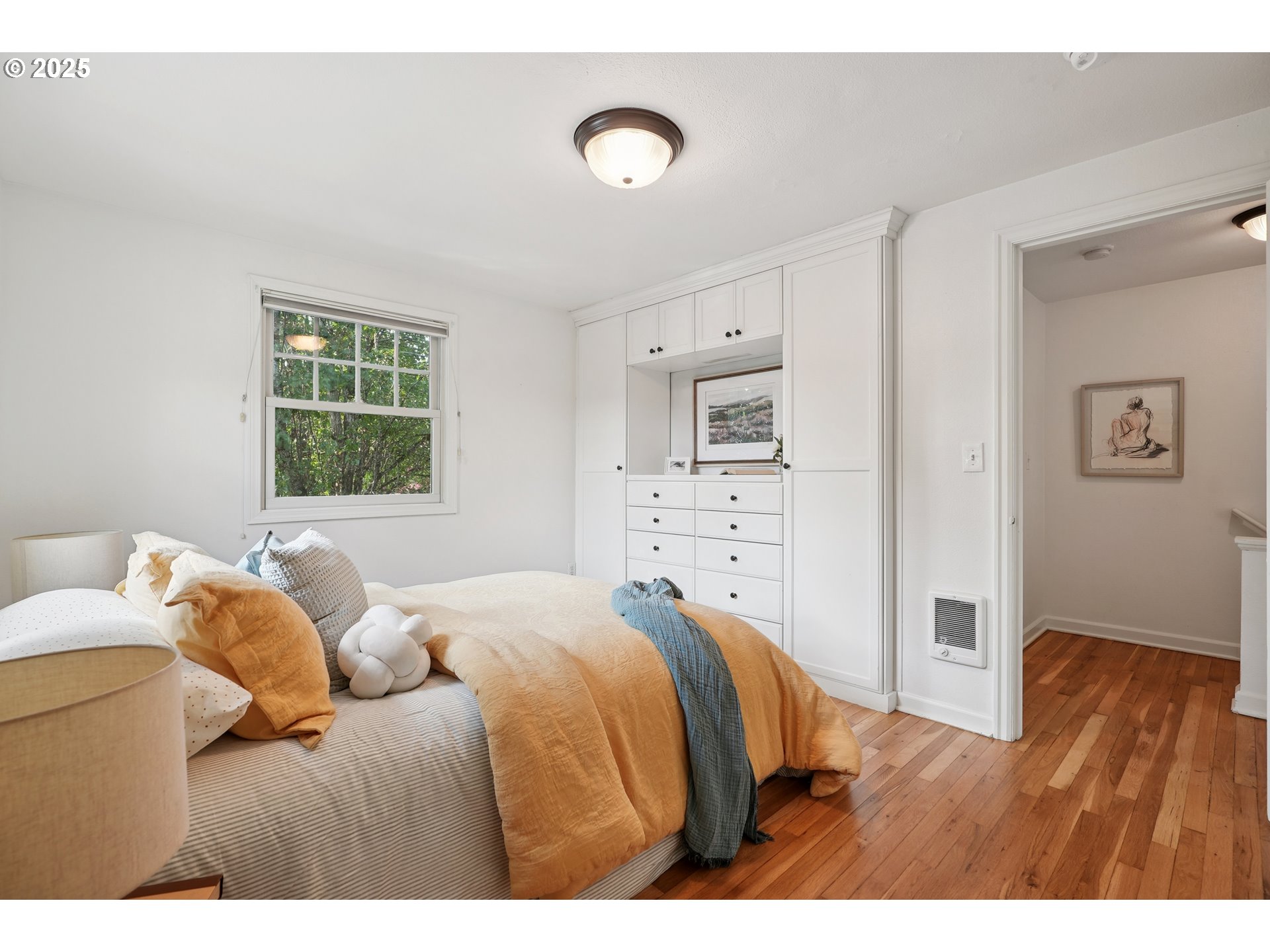 2555 Northwest Savier Street, Unit 2 Portland, OR 97210 - Photo 10 of 27