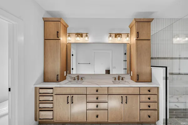 $895,000 | 18028 Erin Court, South Bend, IN 46637