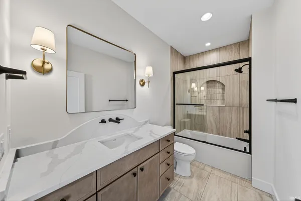 $895,000 | 18028 Erin Court, South Bend, IN 46637