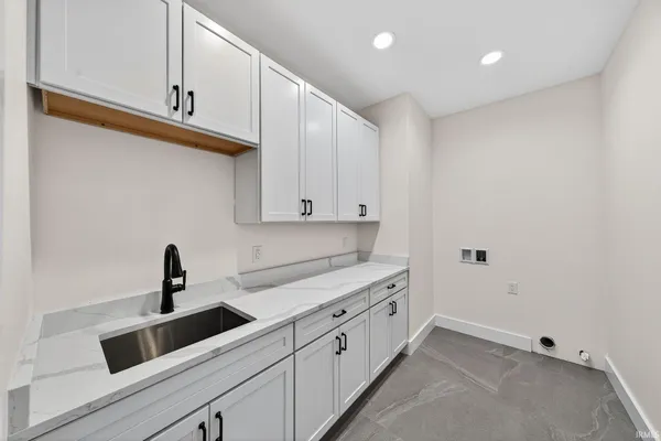 $895,000 | 18028 Erin Court, South Bend, IN 46637