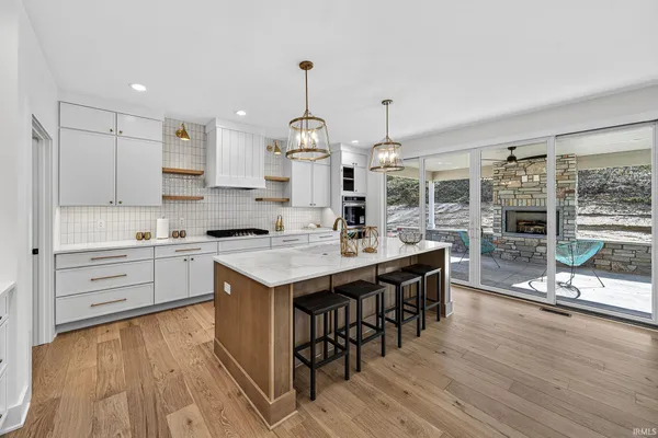 $895,000 | 18028 Erin Court, South Bend, IN 46637