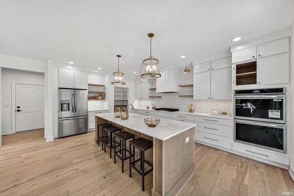 $895,000 | 18028 Erin Court, South Bend, IN 46637