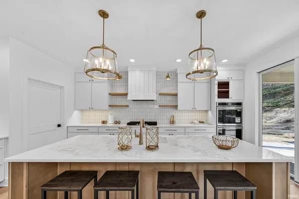 $895,000 | 18028 Erin Court, South Bend, IN 46637