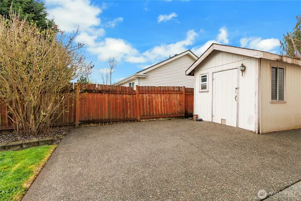 $499,900 | 506 Belfair Court Southwest, Orting, WA 98360