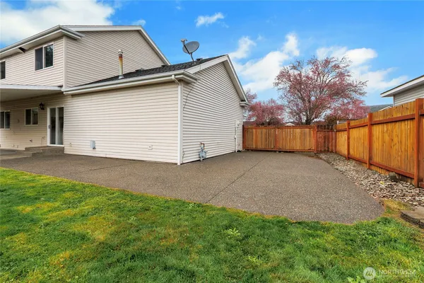 $499,900 | 506 Belfair Court Southwest, Orting, WA 98360