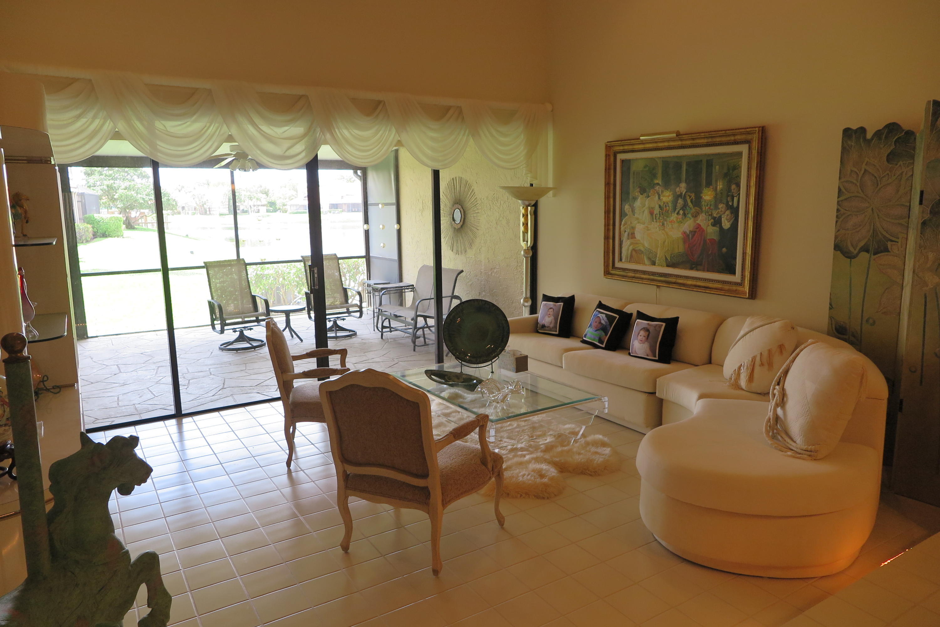 22576 Meridiana Drive Boca Raton, FL 33433 - Photo 4 of 23 living room