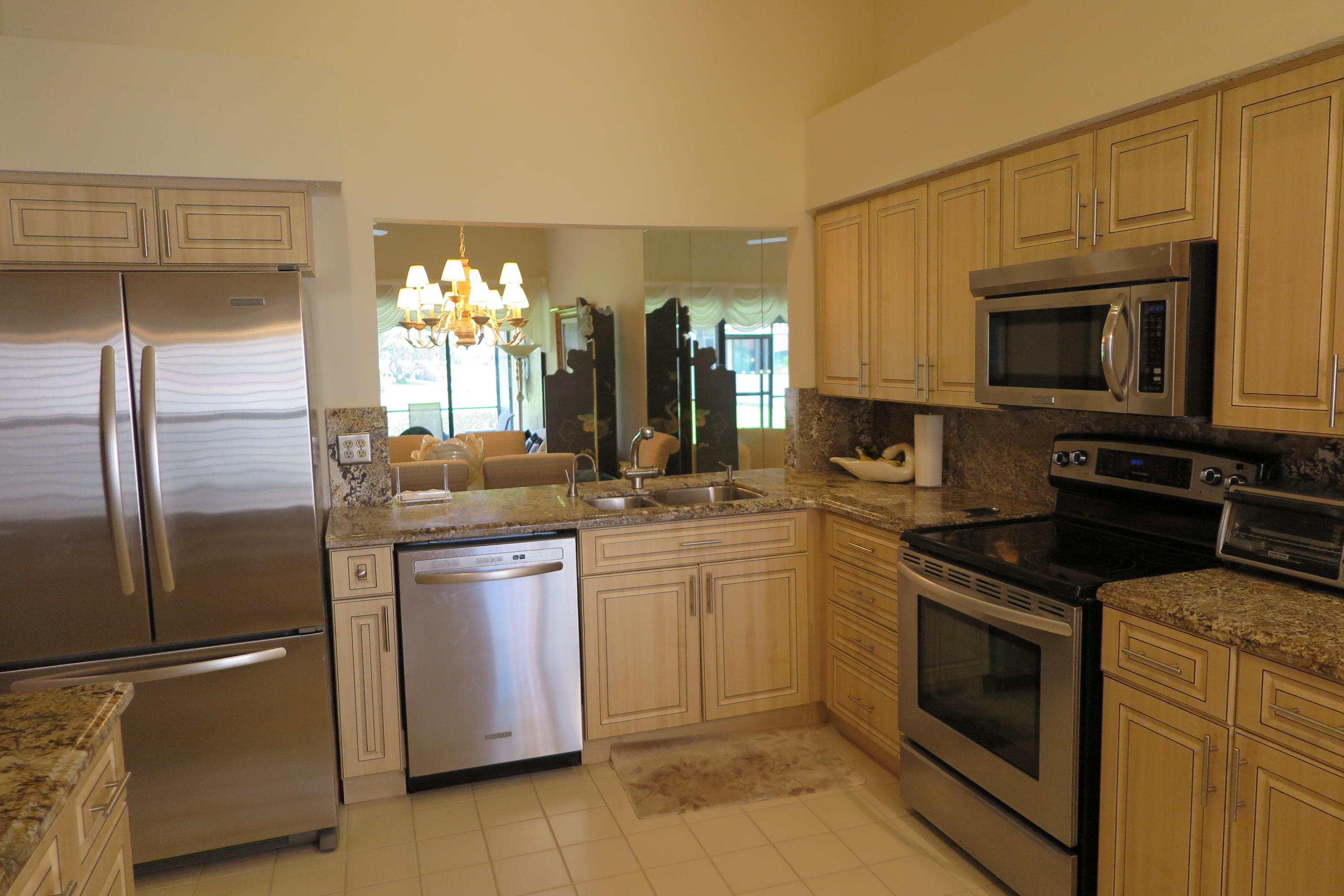 22576 Meridiana Drive Boca Raton, FL 33433 - Photo 7 of 23 kitchen