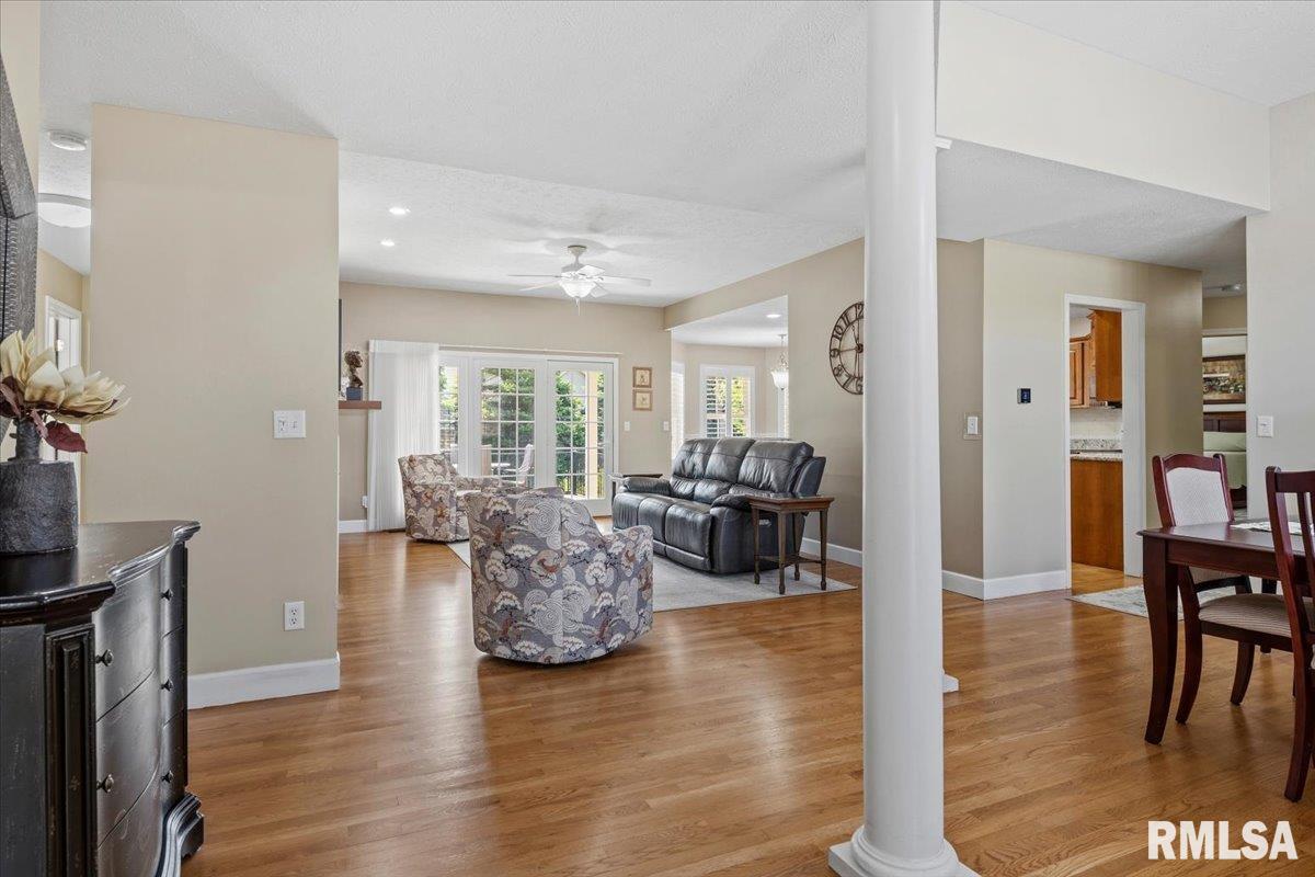 4356 Creek Drive Springfield, IL 62711 - Photo 4 of 50