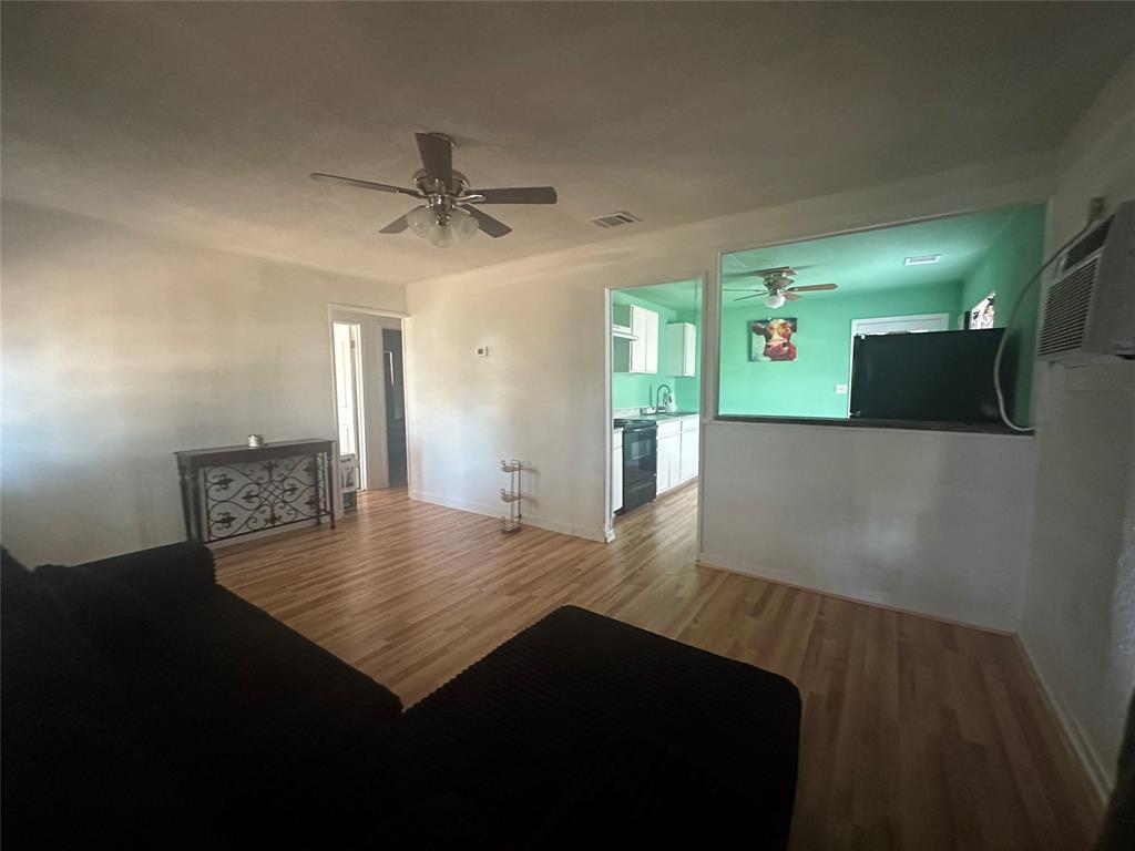 2764 West Highway 199 Springtown, TX 76082 - Photo 7 of 21