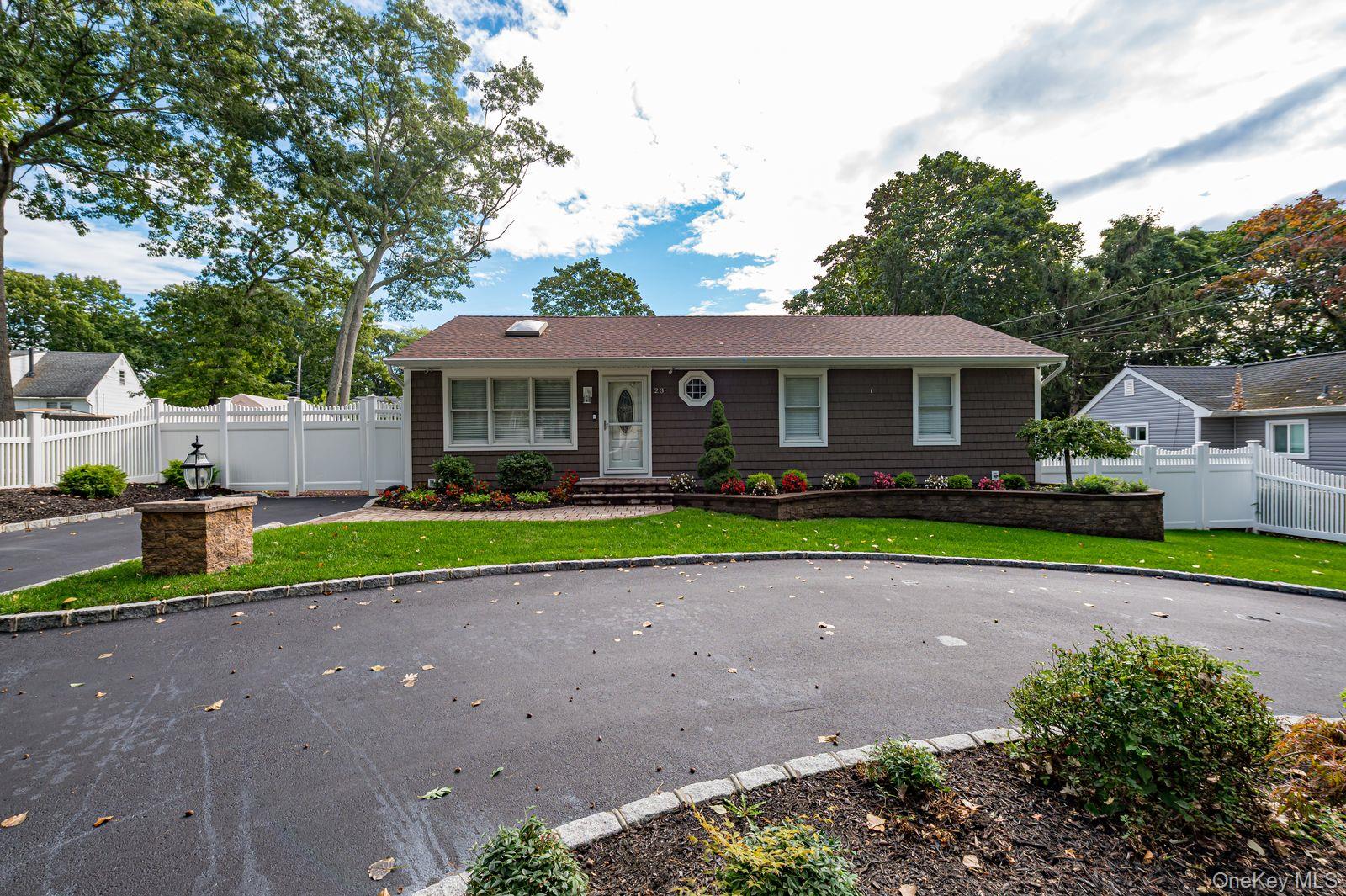 23 Jupiter Road Rocky Point, NY 11778 - Photo 2 of 24 Gallery Image 2