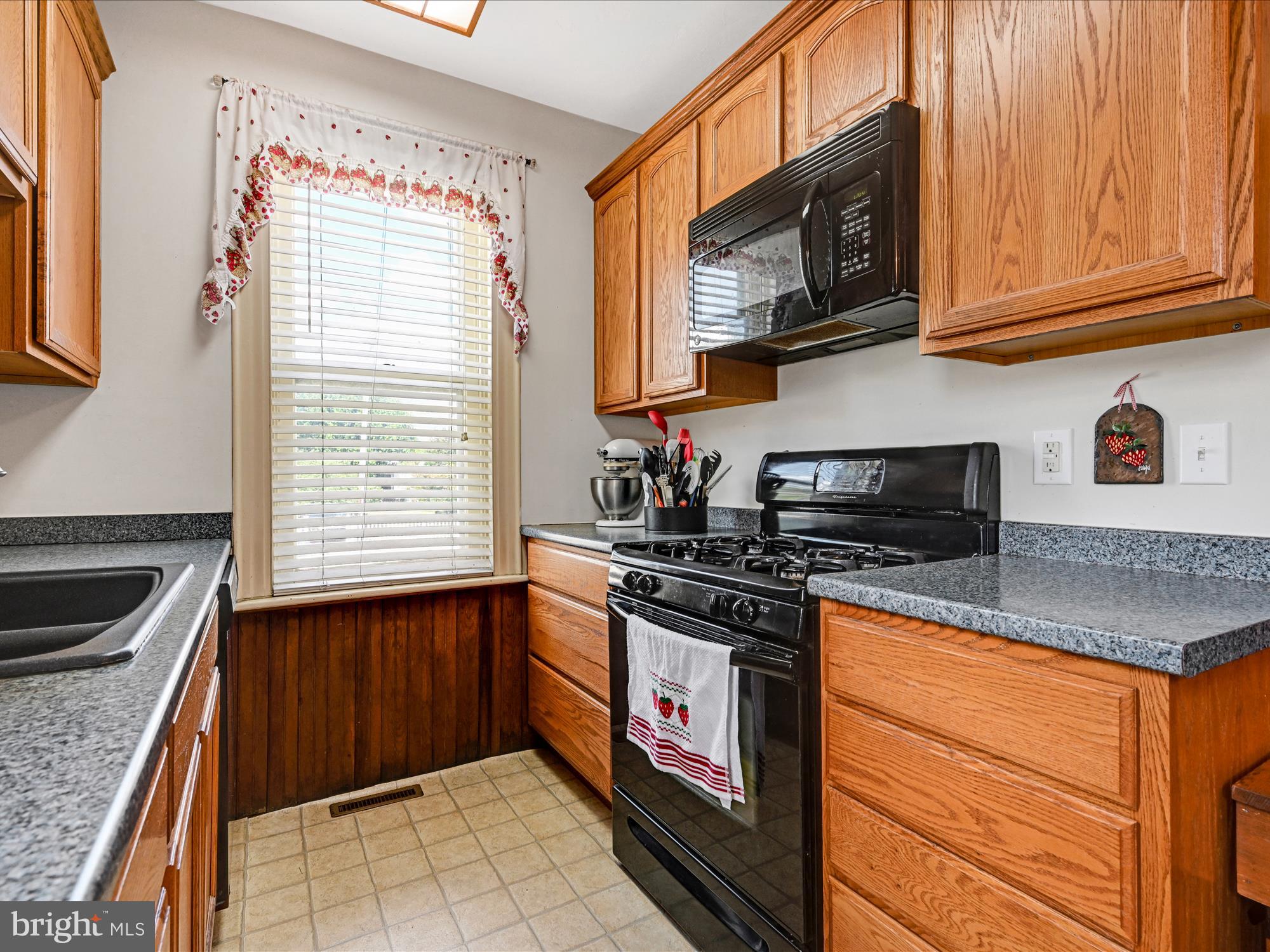 144 Forry Avenue Hanover, PA 17331 - Photo 11 of 26 Gallery Image 11