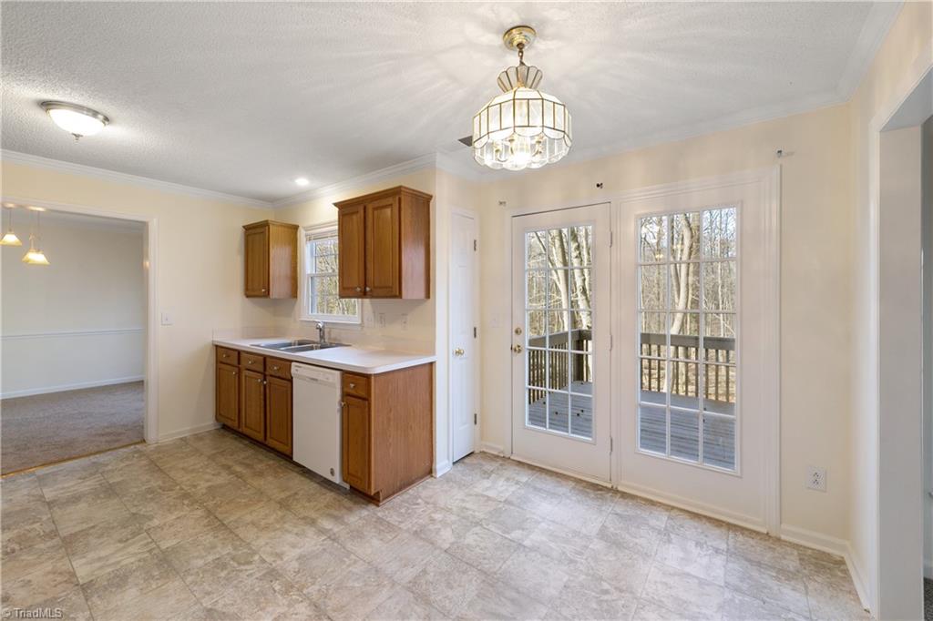 1832 Swaim Road Winston-Salem, NC 27127 - Photo 9 of 28 Gallery Image 9