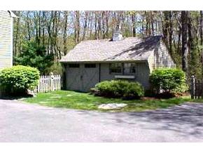 75 Peaslee Road Merrimack, NH 03054 - Photo 3 of 9 Gallery Image 3