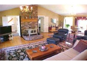 75 Peaslee Road Merrimack, NH 03054 - Photo 5 of 9 Gallery Image 5