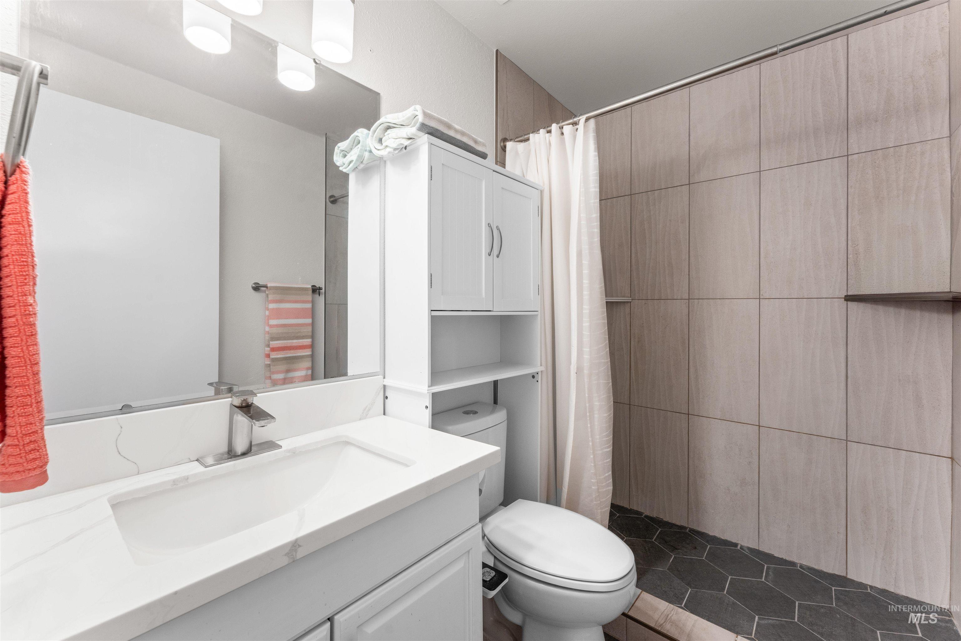 2721 Christine Street Boise, ID 83704 - Photo 14 of 28