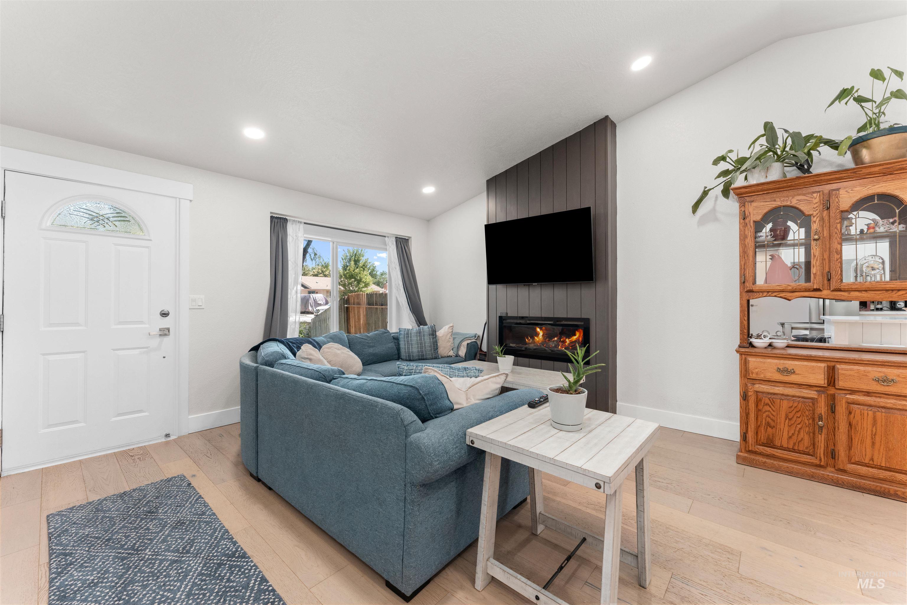 2721 Christine Street Boise, ID 83704 - Photo 4 of 28