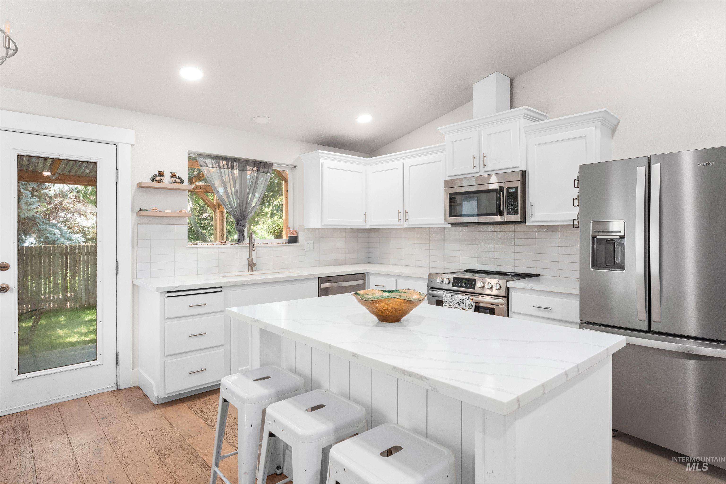 2721 Christine Street Boise, ID 83704 - Photo 8 of 28