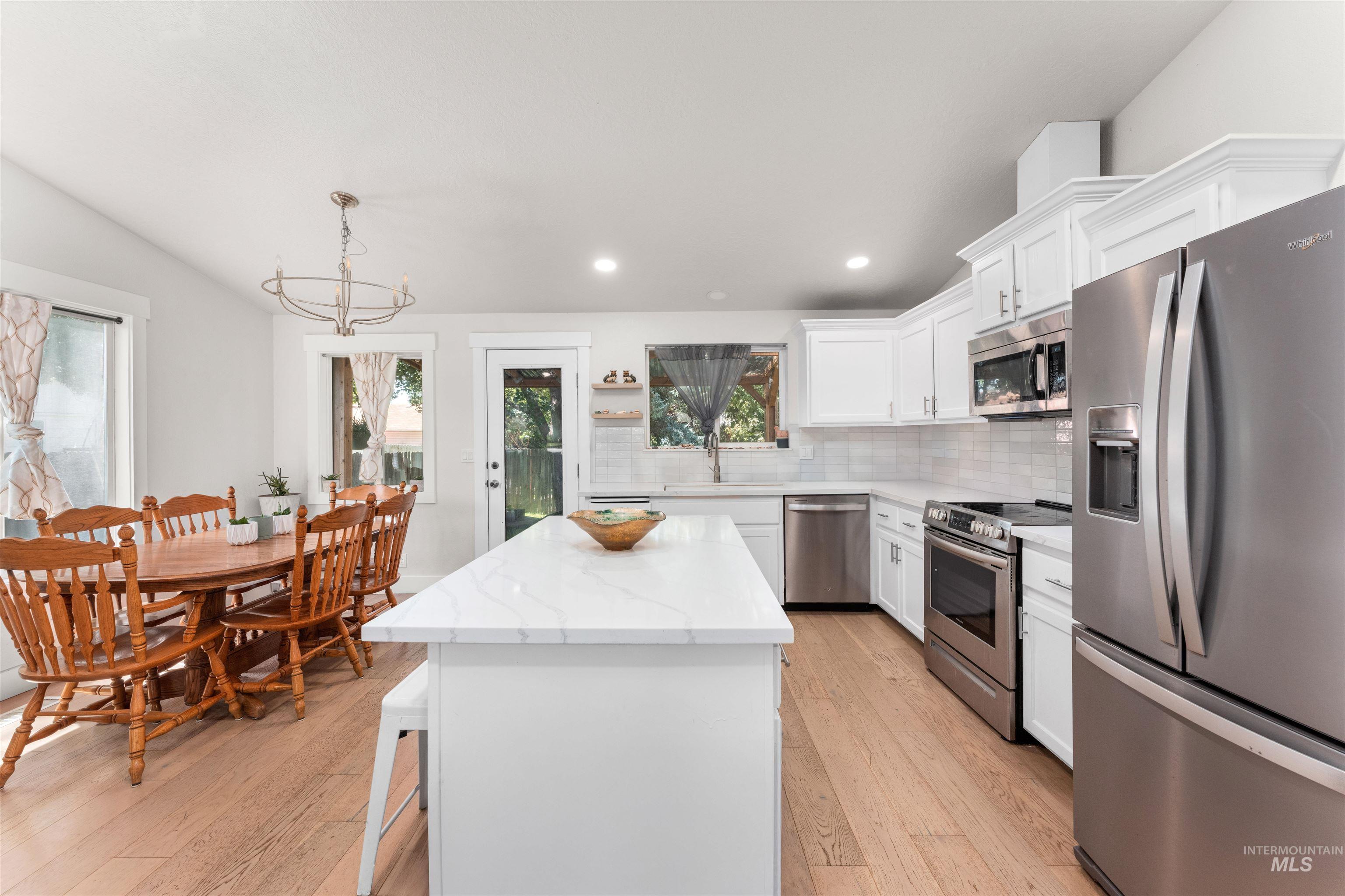 2721 Christine Street Boise, ID 83704 - Photo 9 of 28